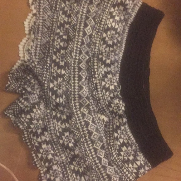 Shorts - Picture 3 of 3